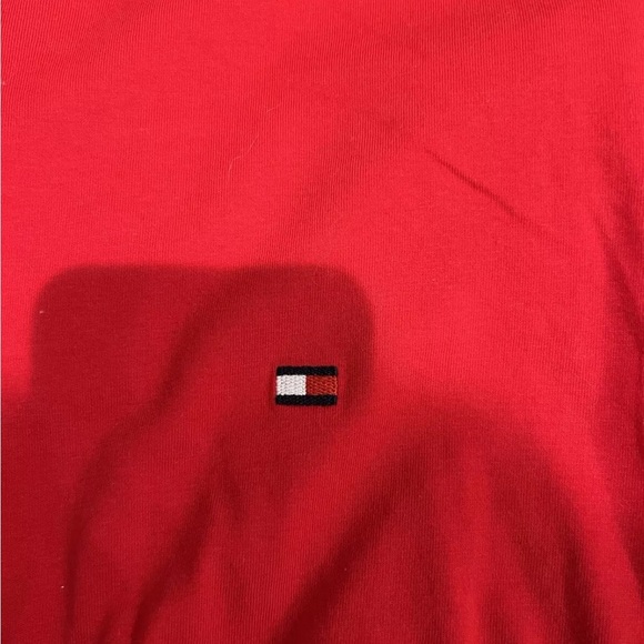 Tommy Hilfiger Men's Short Sleeve Classic Fit T-Shirt Red Size Large - Picture 3 of 4